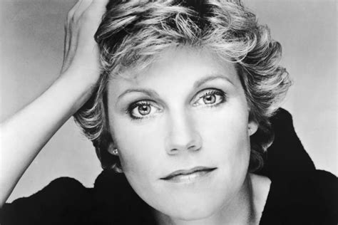 Straightway. Manhattan. Website. annemurray .com. Morna Anne Murrary CC ONS (born June 20, 1945) is a Canadian Pop and Country musician. She was born in Nova Scotia. She was a teacher in physical education. [1] “. I wasn’t all that young,” as she told later. “I did go to university and I did teach school for a year.